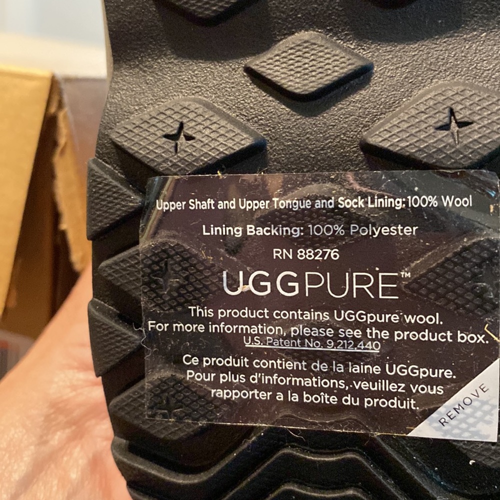 NIB UGG Water Proof Boots w/Faux Fur - Size 7.5 - Picture 12 of 14